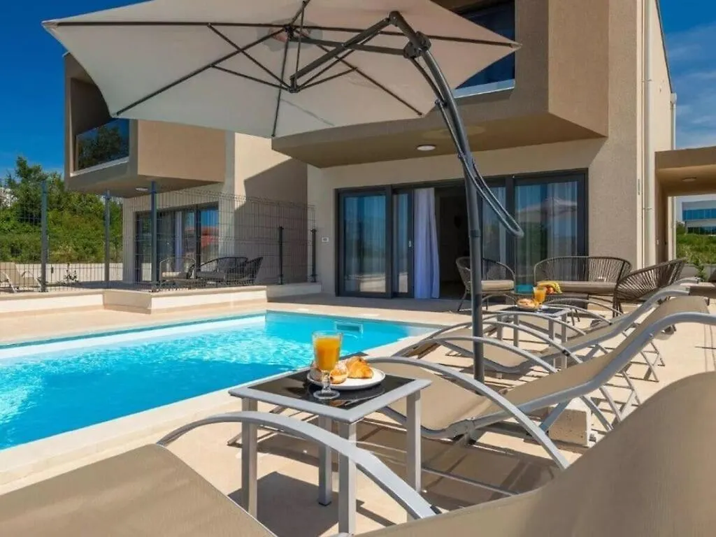 Esmeralda II Comfortable Holiday Residence Novigrad  Villa Novigrad (Istria)
