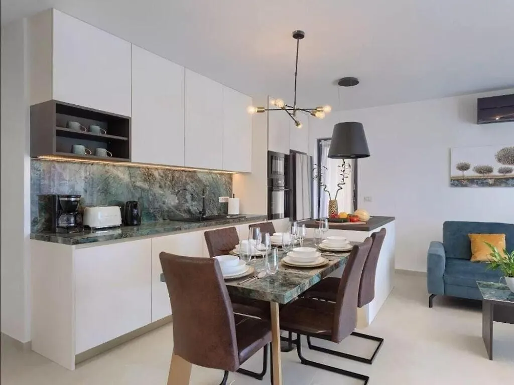 Villa Esmeralda II Comfortable Holiday Residence Novigrad