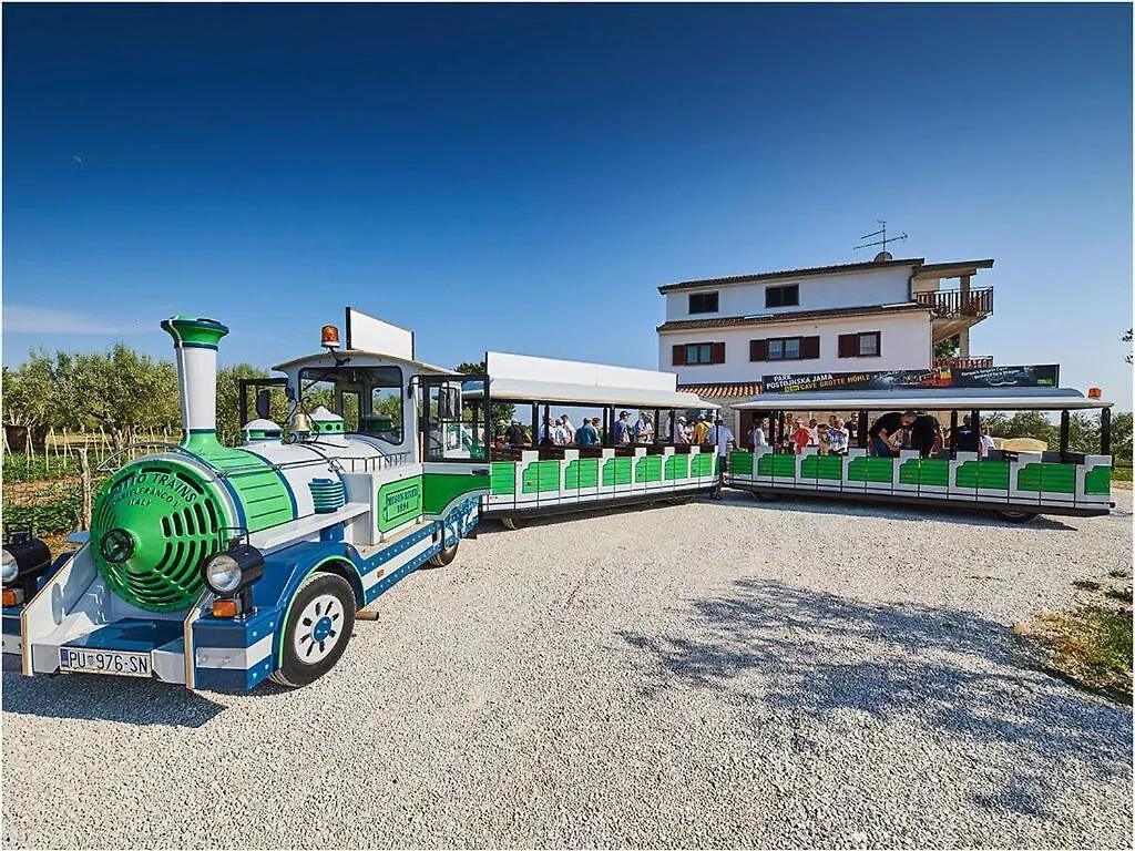 Esmeralda II Comfortable Holiday Residence Novigrad  Croatia