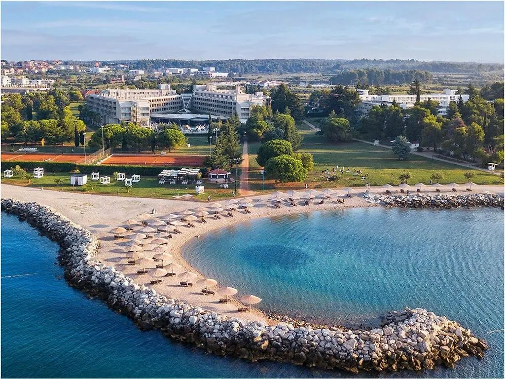 Villa Esmeralda II Comfortable Holiday Residence Novigrad